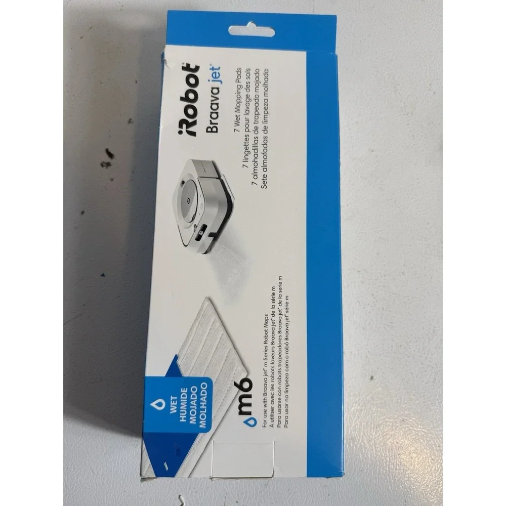 iRobot Braava jet Wet Mopping Pads 7 pack. Box Is dinged up But pads are new